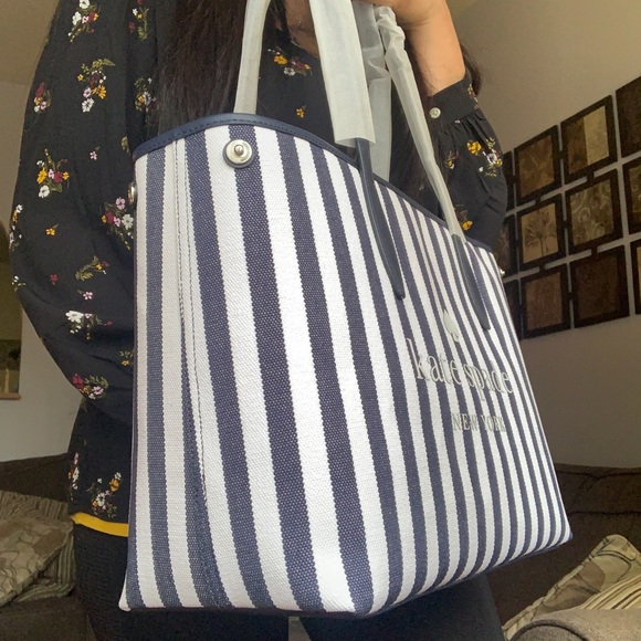 Authentic Kate Spade logo leather/Canvas zip tote - Picture 14 of 16